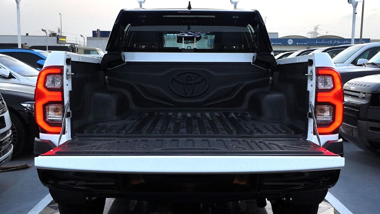 تويوتا هيلوكس GR Sport 2.8L