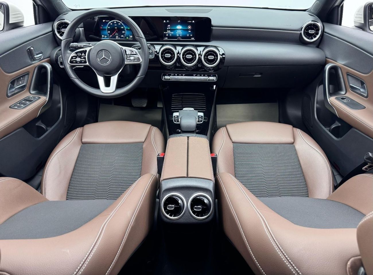 مرسيدس بنز A 200 Hatchback Std 1.3L 2020 Mercedes Benz A200, 2027 Mercedes Warranty, Full Mercedes Service History, V