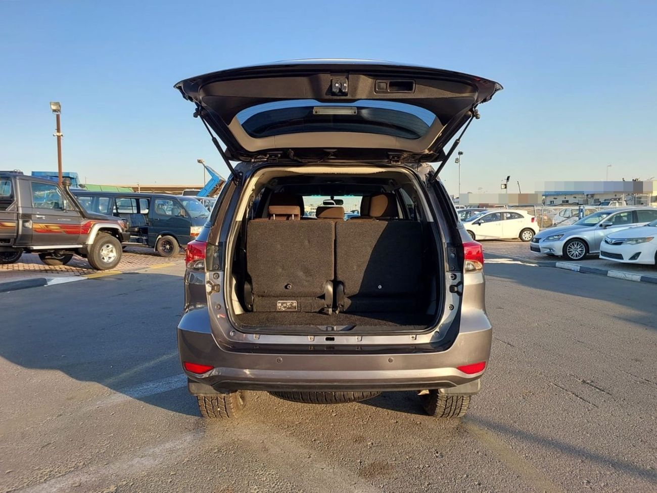 Toyota Fortuner TOYOTA FORTUNER RIGHT HAND DRIVE(PM03127)