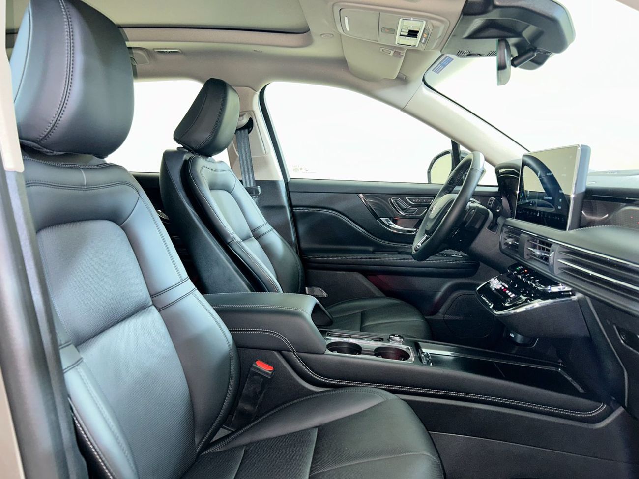 Lincoln Corsair RESERVE COR425/AL TAYER MOTORS/AL QOUZ SHOWROOM