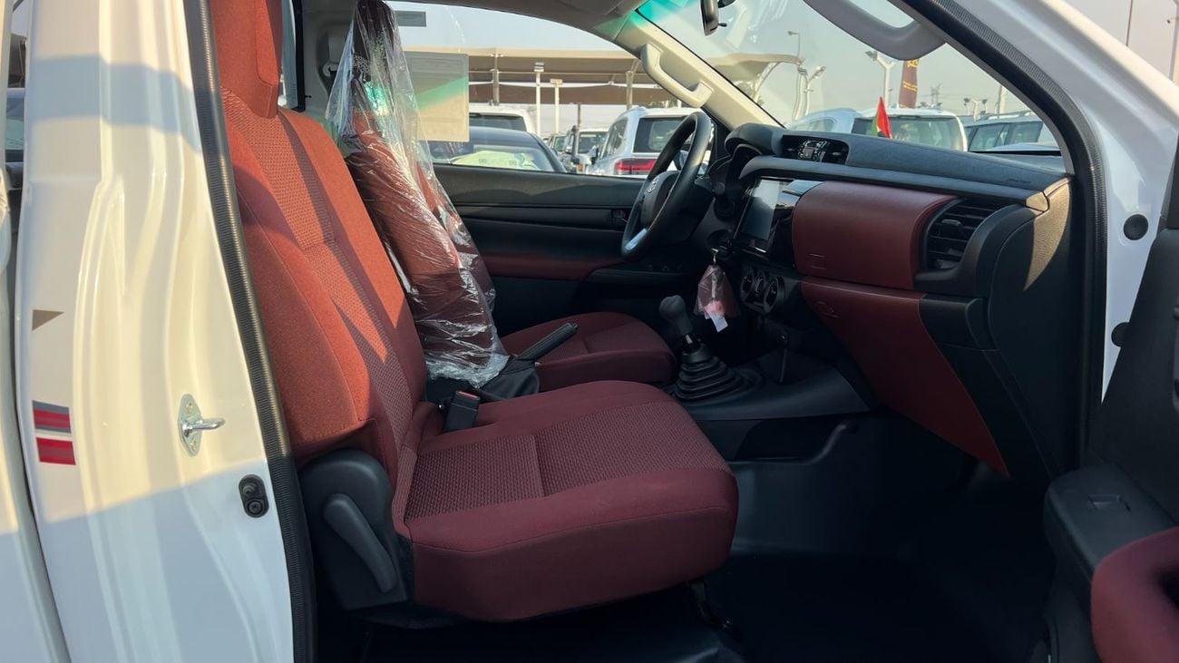 تويوتا هيلوكس GLX 2.7L Single Cab Utility 4WD M/T