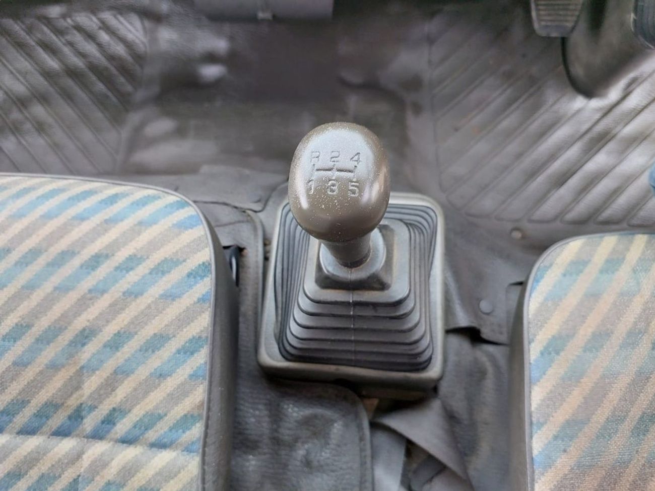 Mitsubishi Fuso Canter MITSUBISHI CANTER 4D33 TRUCK RHD 1993 MODEL 4.2 L DIESEL MANUAL(PM81723)