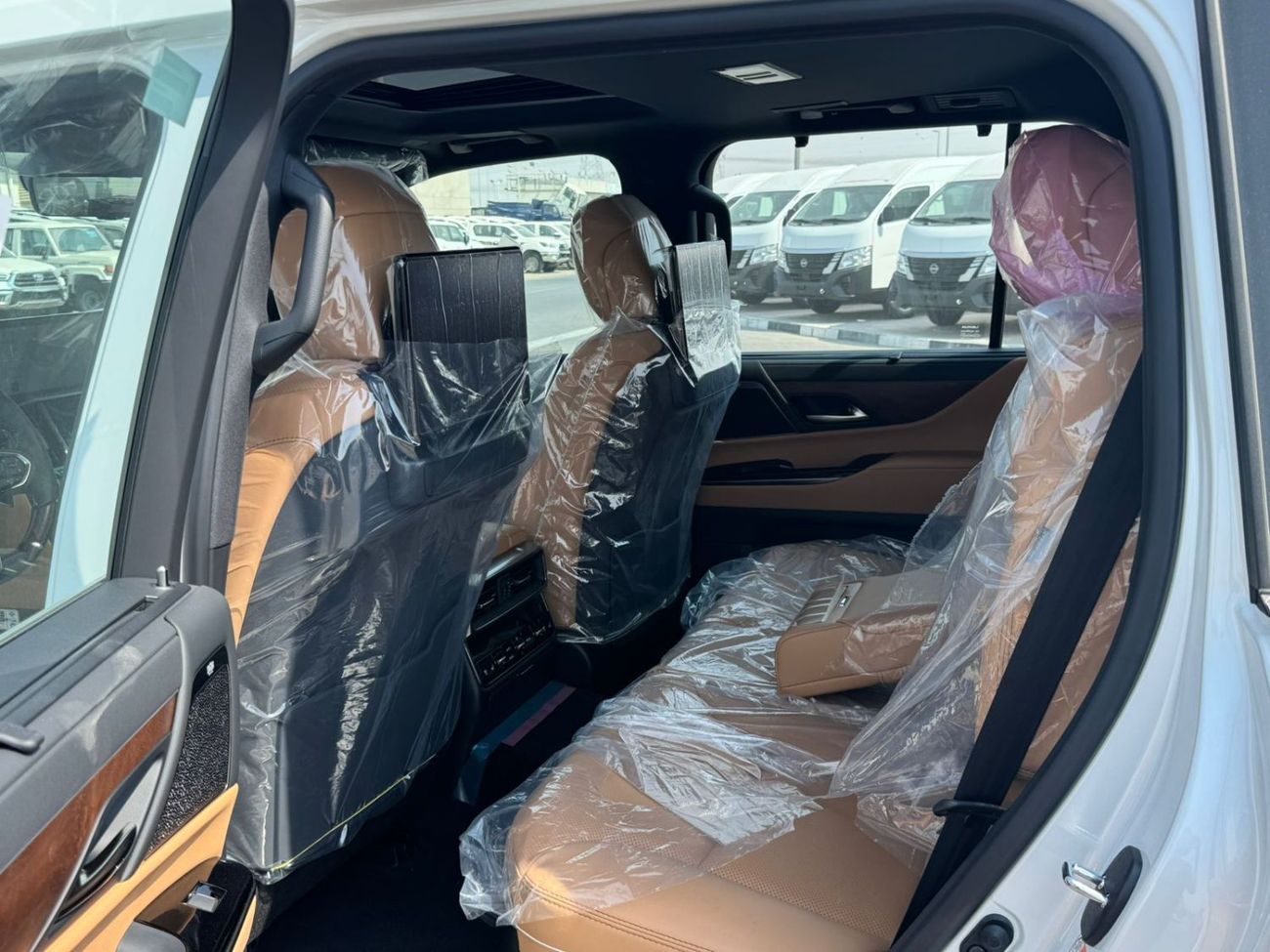 لكزس LX 700h 2025 LEXUS LX700 H 3.5L V6 EXECUTIVE GCC SPEC