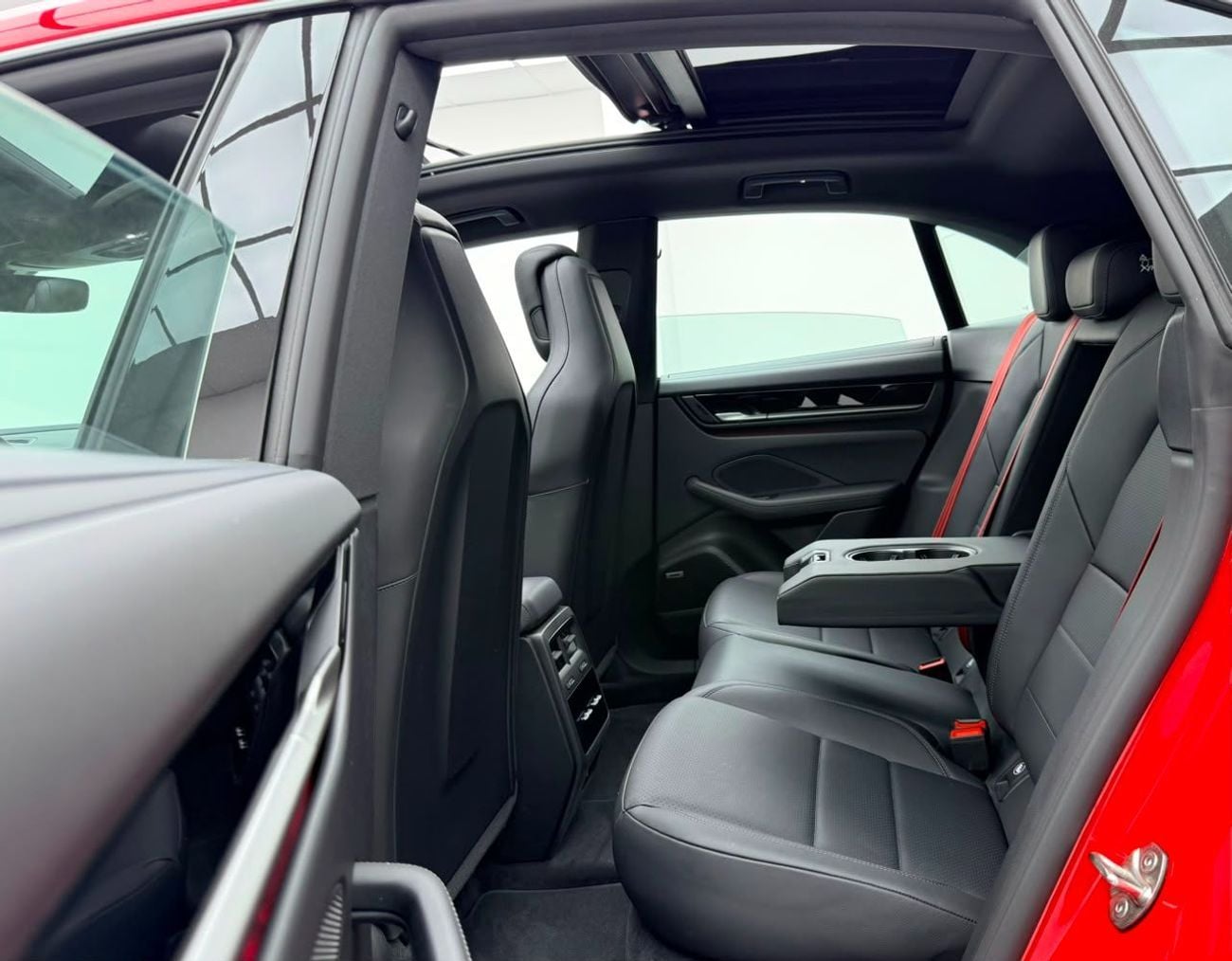 Porsche Macan 4 BEV 2025 Porsche Macan, Porsche Warranty, Excellent Like New, GCC Specs