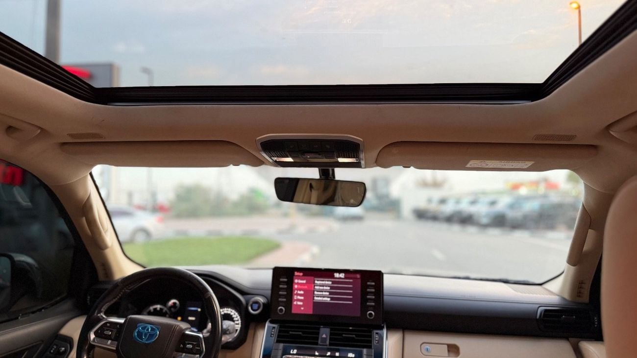 Toyota Highlander 2022 Model GXR 4.0L Engine Full Option Very Clean And Perfect Condition