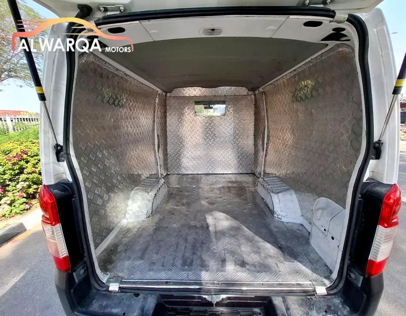 Nissan Urvan NISSAN URVAN NV350