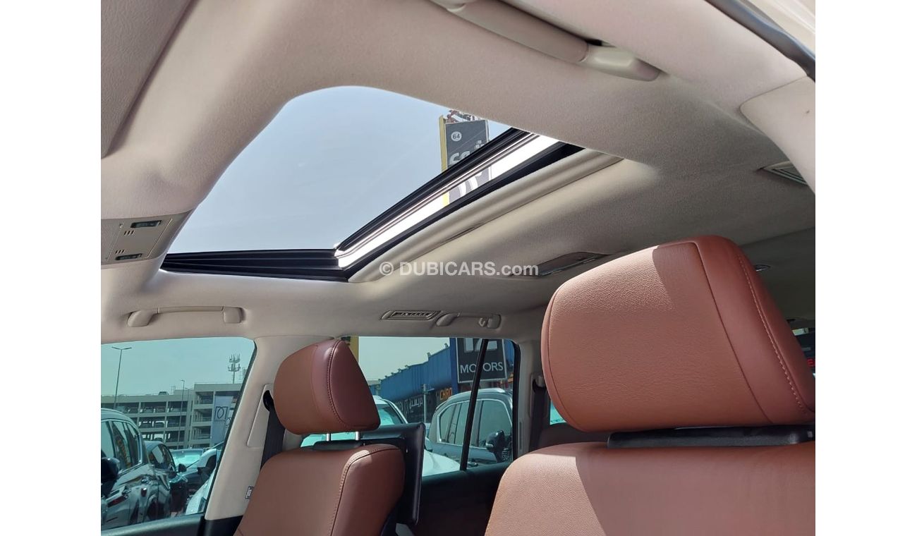 Toyota Land Cruiser TOYOTA LAND CRUISER VXR 5.7 GCC SPEC NO ACCIDENT WITHOUT DYE