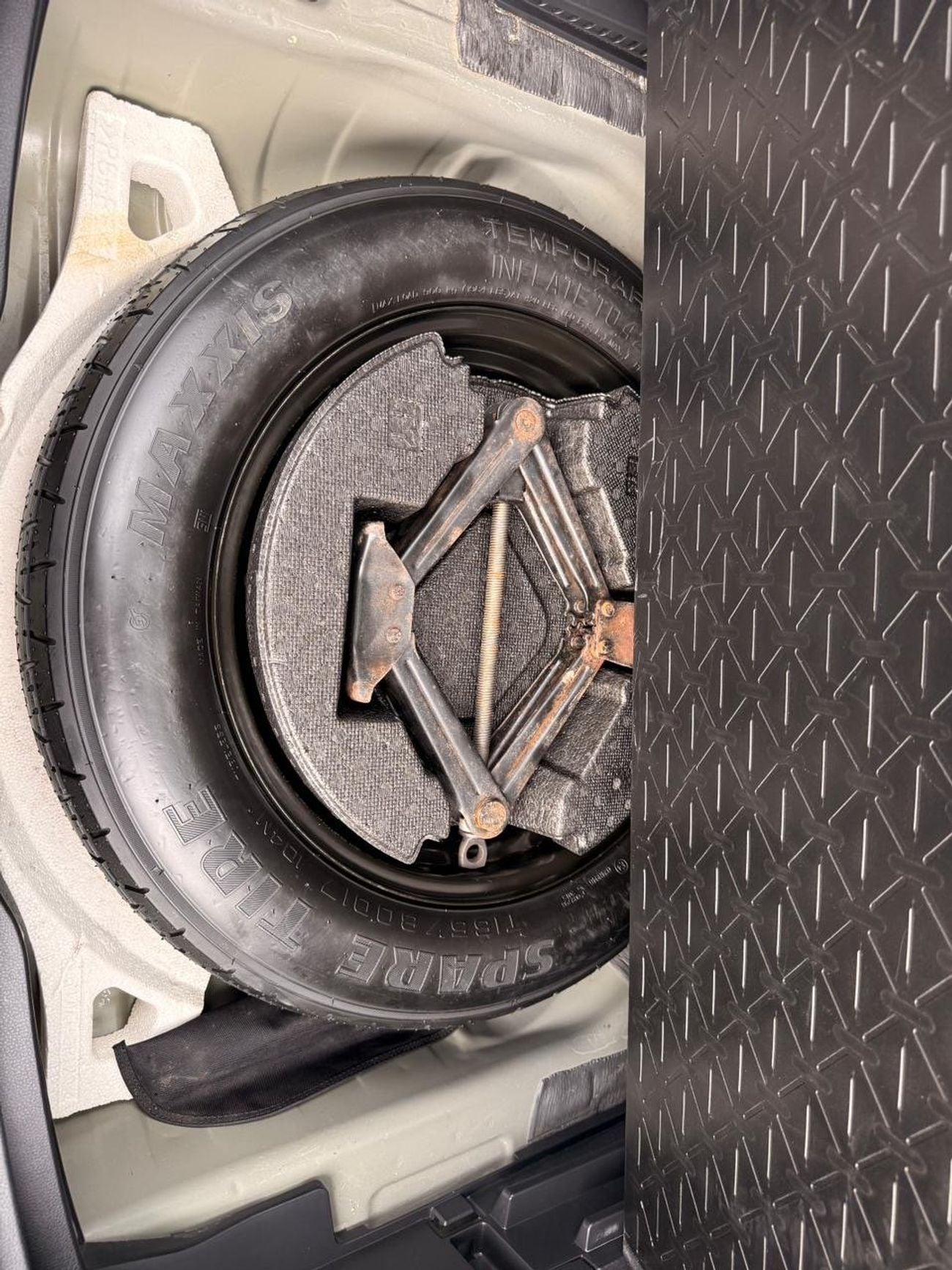 تويوتا راف ٤ XLE 2.5L push start 2024