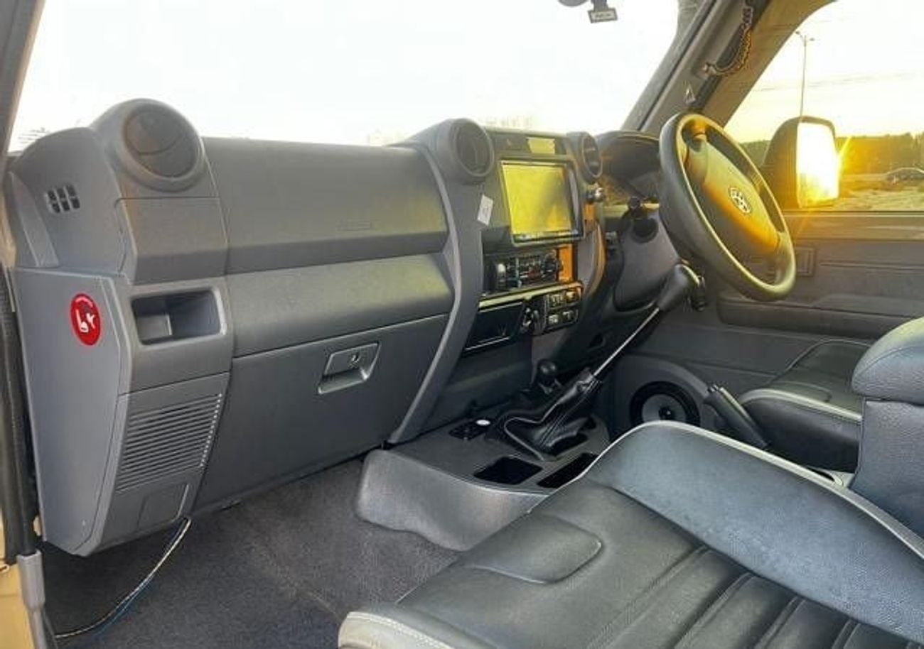تويوتا لاند كروزر 70 RIGHT HAND DRIVE DIESEL 4.5 LITER MANUAL GEAR