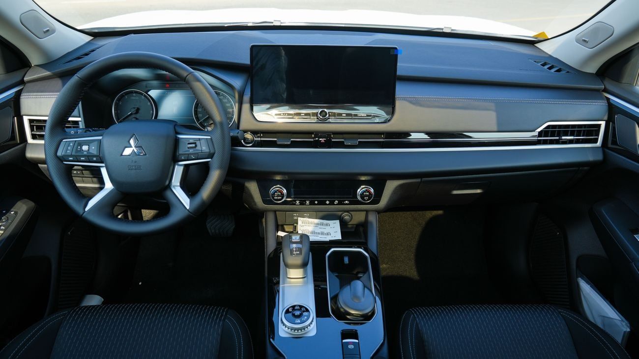 Mitsubishi Outlander Brand New 2026 Mitsubishi Outlander Medium Line (G05) 2.5L | 7-Seater SUV | GCC Spec | Export Only