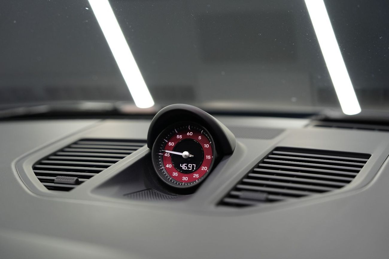 بورش 911 Carrera GTS 3.0L (450 HP) Convertible Bose Audio, Sport Chrono Package, Al Nabooda Warranty!!