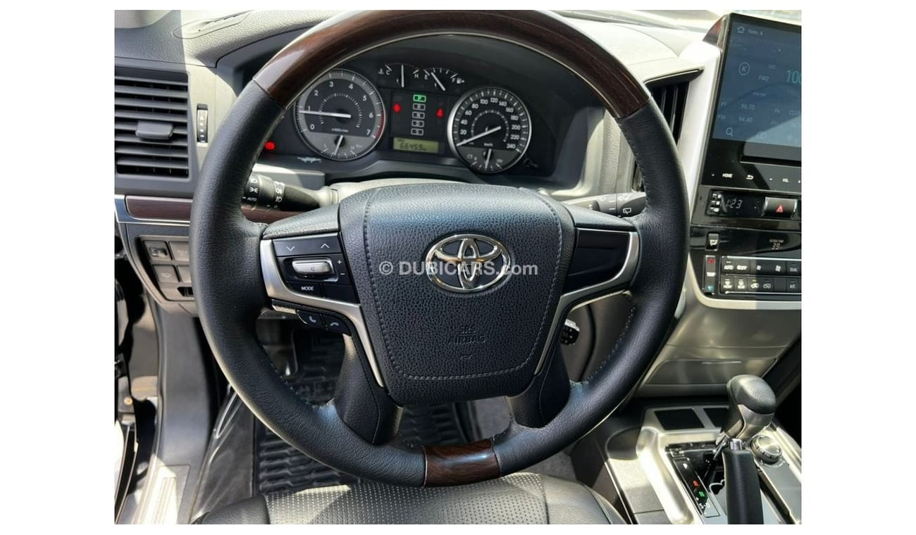Toyota Land Cruiser 4.0L GXR V6 PETROL FULL OPTION