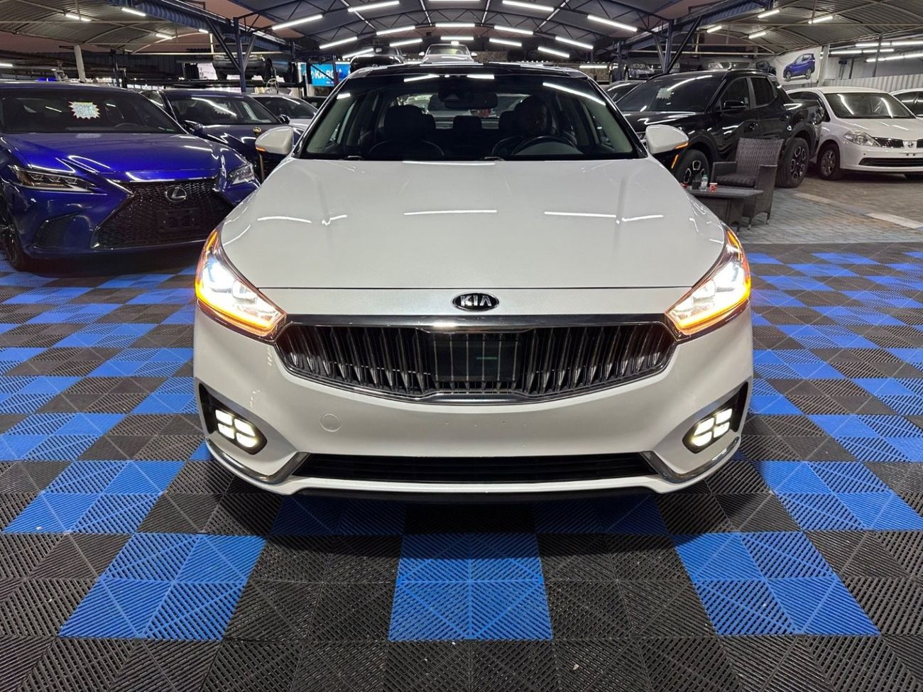 Kia Cadenza 3.3L V-6 DI, DOHC, VVT, 290 л.с.