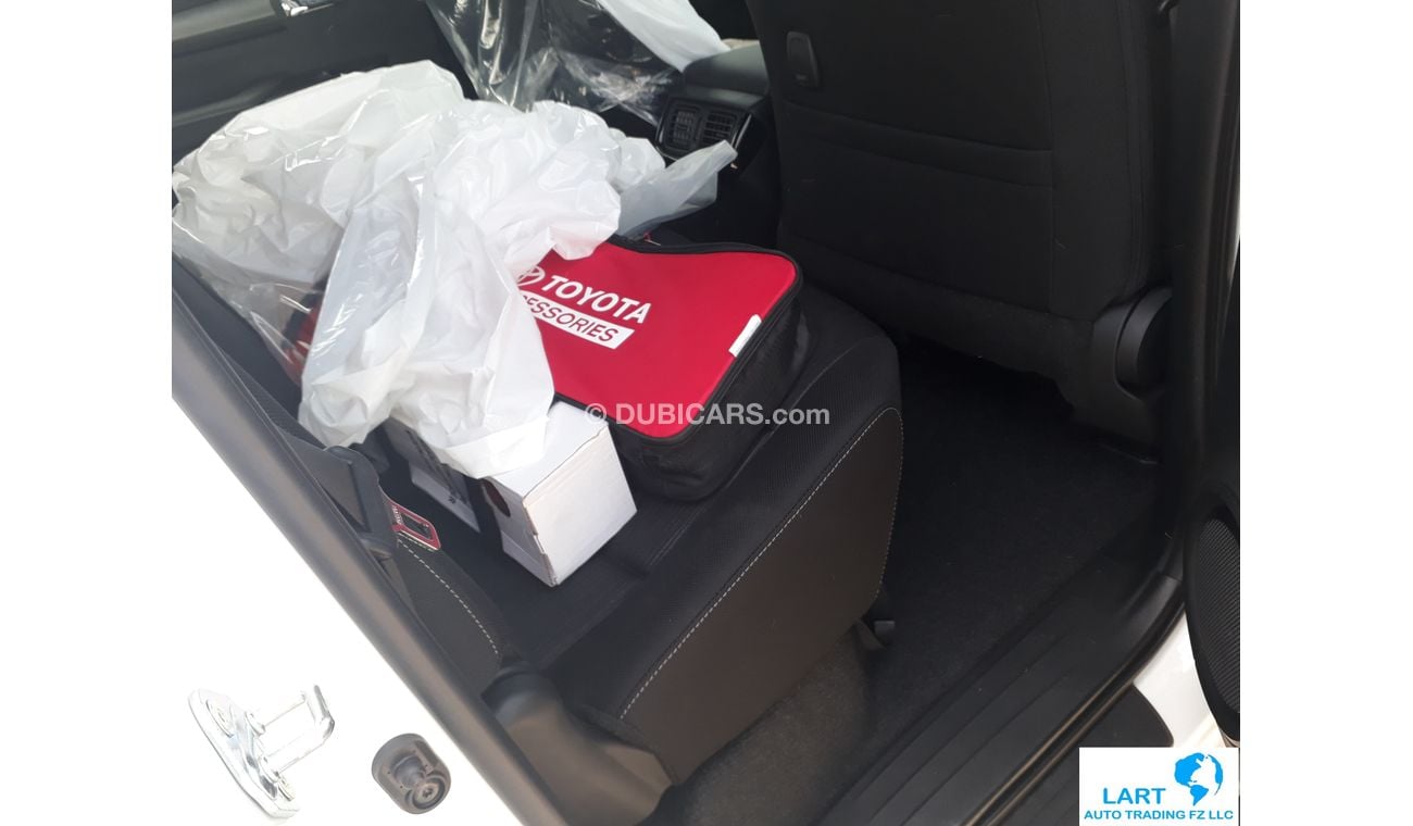 تويوتا هيلوكس Adventure SR5