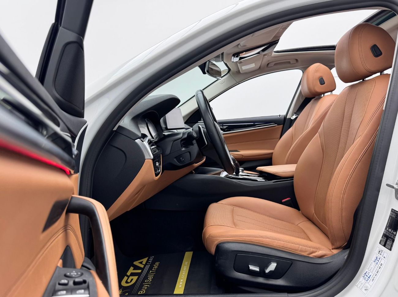 BMW 520i Std 2.0L 2021 BMW 520i, 1 Year Warranty, Agency Full Service History, GCC