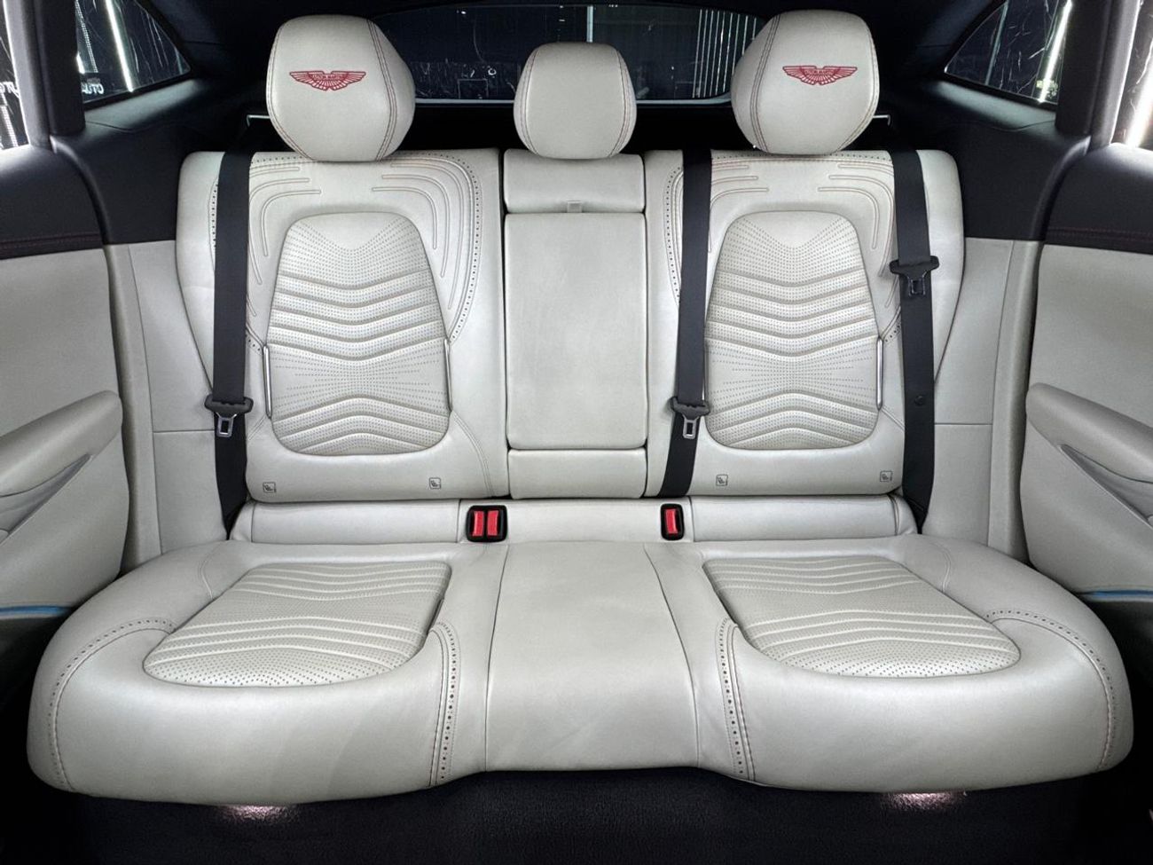 أستون مارتن DBX 2021 Aston Martin DBX 505, Feb 2027 Aston Martin Warranty, Fully Loaded, Very Low Kms, GCC