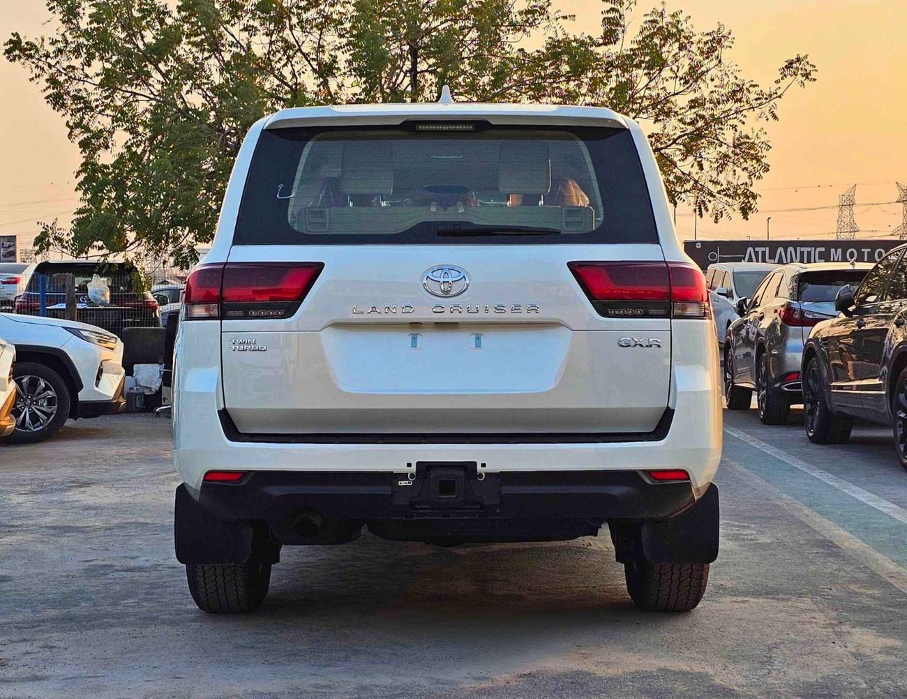 تويوتا لاند كروزر GXR TWIN TURBO BASIC / 3.5L V6 PETROL / DRIVER PWR SEAT / FABRIC SEAT / COOL BOX (CODE # GXR-G)