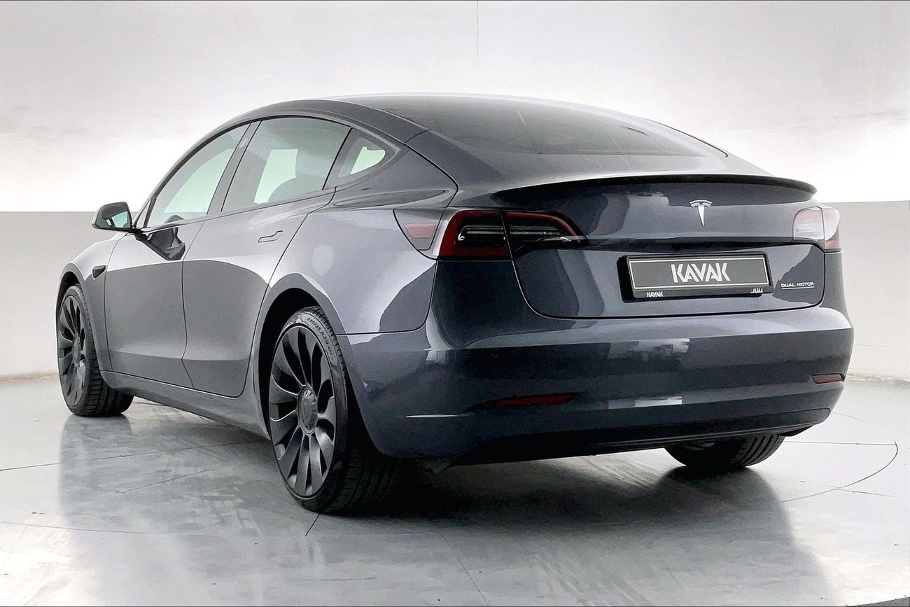 تسلا موديل 3 Performance (Dual Motor) | عرض العيد الحصري | خالية من أضرار الفيضانات