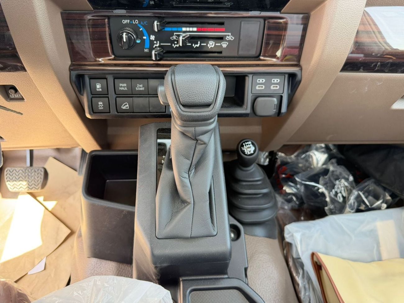 Toyota Land Cruiser Pick Up Toyota pickup LC 79 SINGLE Petrol 4,0L Model 2026  Saudi spec