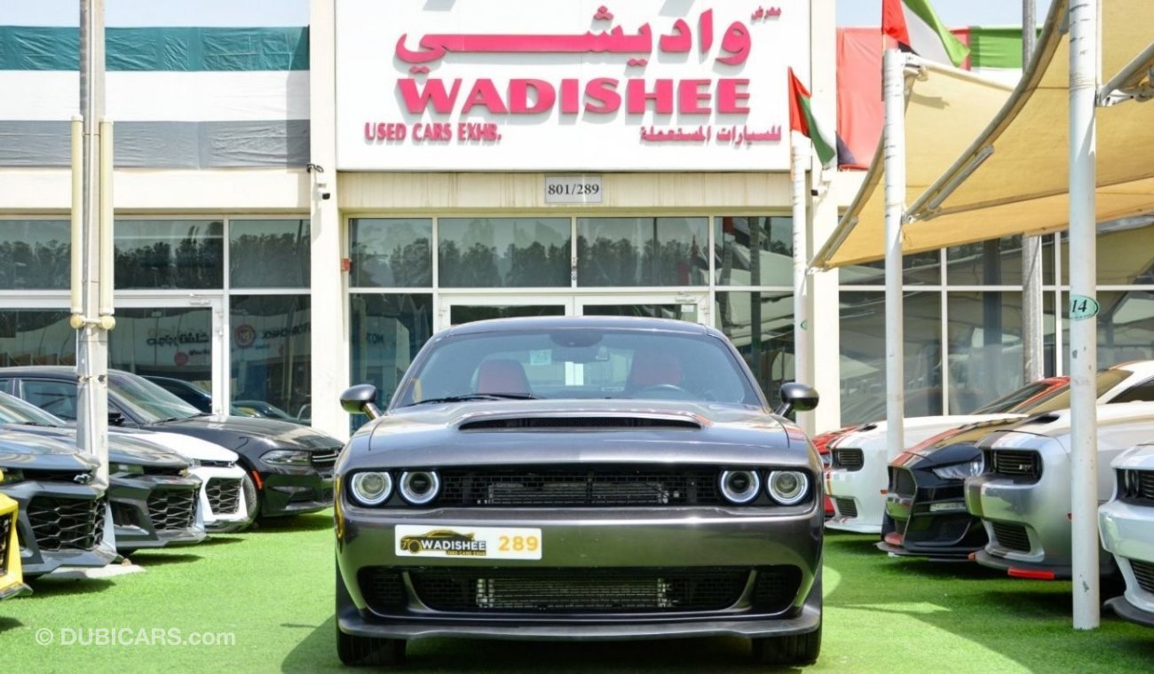 دودج تشالينجر Challenger SXT V6 3.6L 2019/ SRT Kit/ Leather Interior/ Low miles/ Excellent Condition