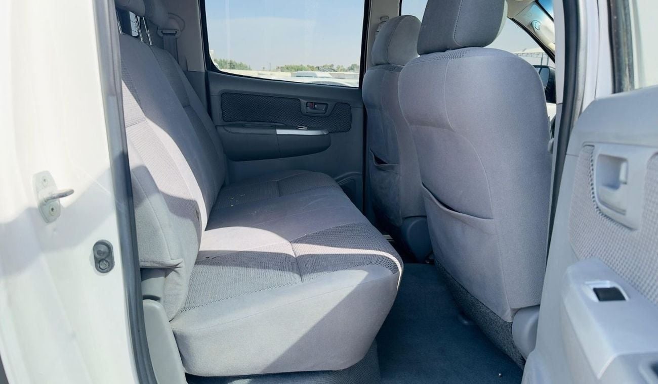 Toyota Hilux PREMIUM BULL BAR | RHD | 2010 | 3.0L DIESEL ENGINE | MANUAL TRANSMISSION | LATEST SPORTS BAR