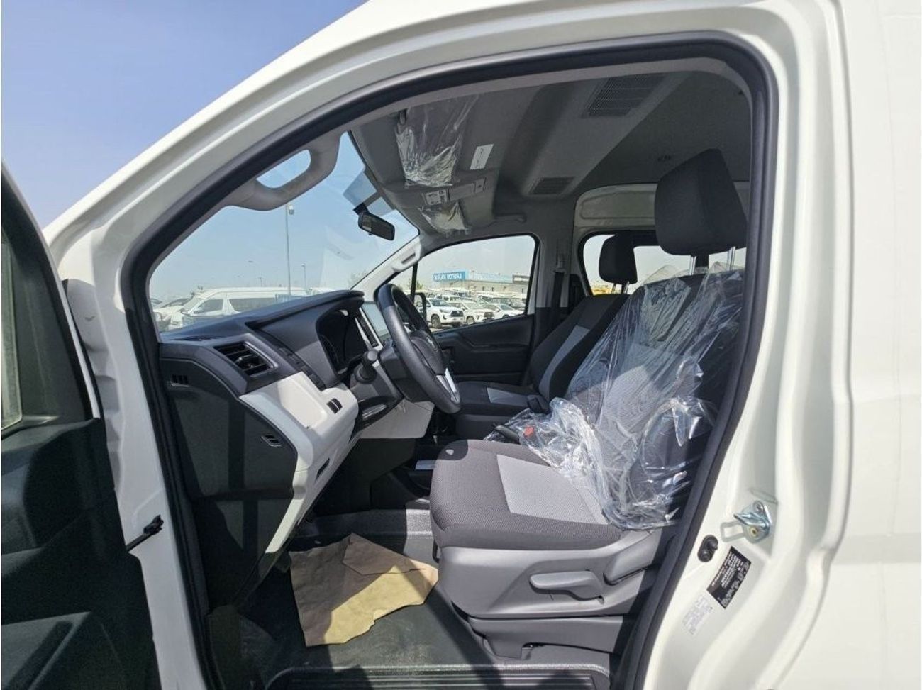 Toyota Hiace Toyota Hiace 2.8L Diesel Manual Transmission, High Roof, 13 Seater, Model 2025