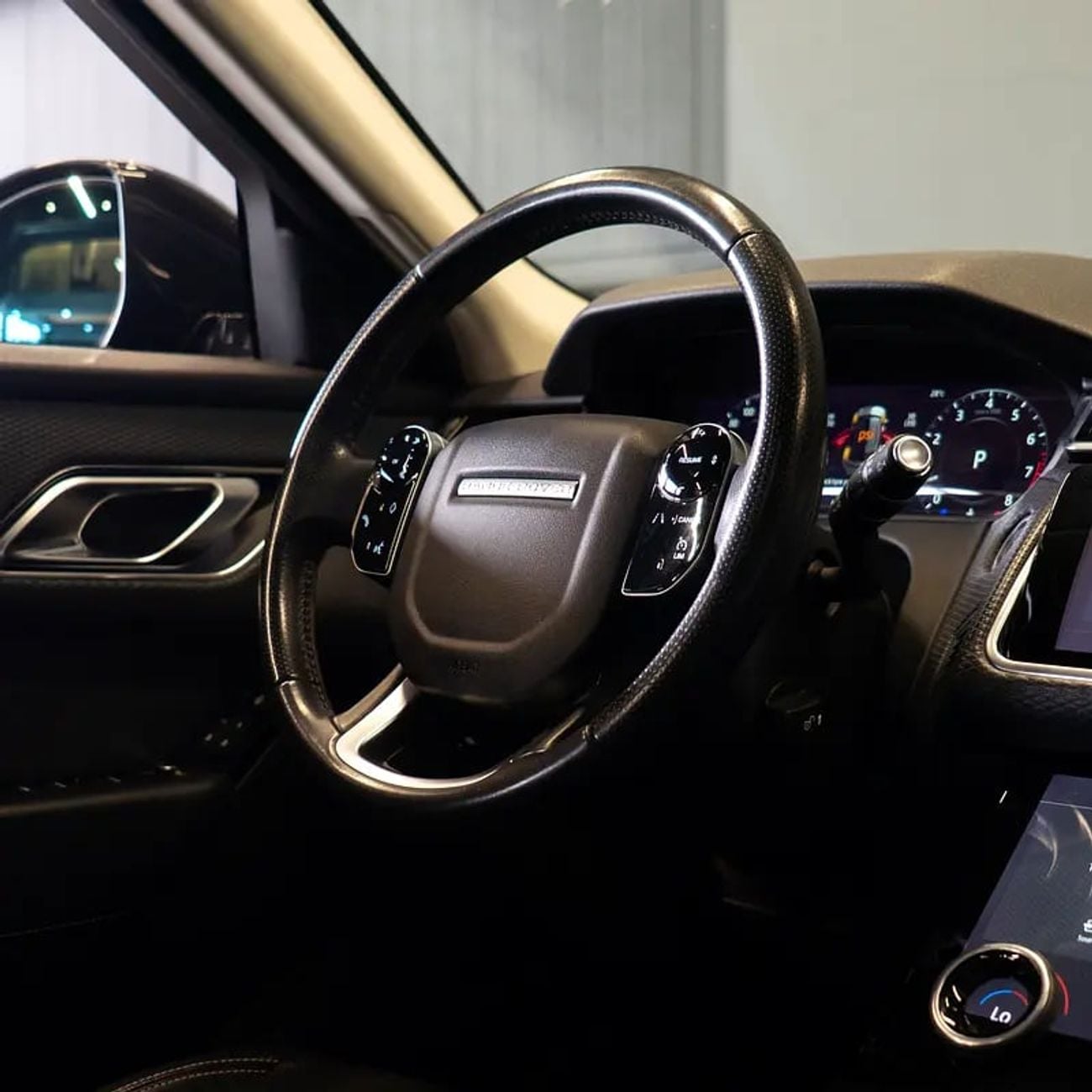 لاند روفر رينج روفر فيلار P250 S 2.0L Petrol 1,781 pm • 0% Downpayment • Velar P250 S • 1 Year Warranty