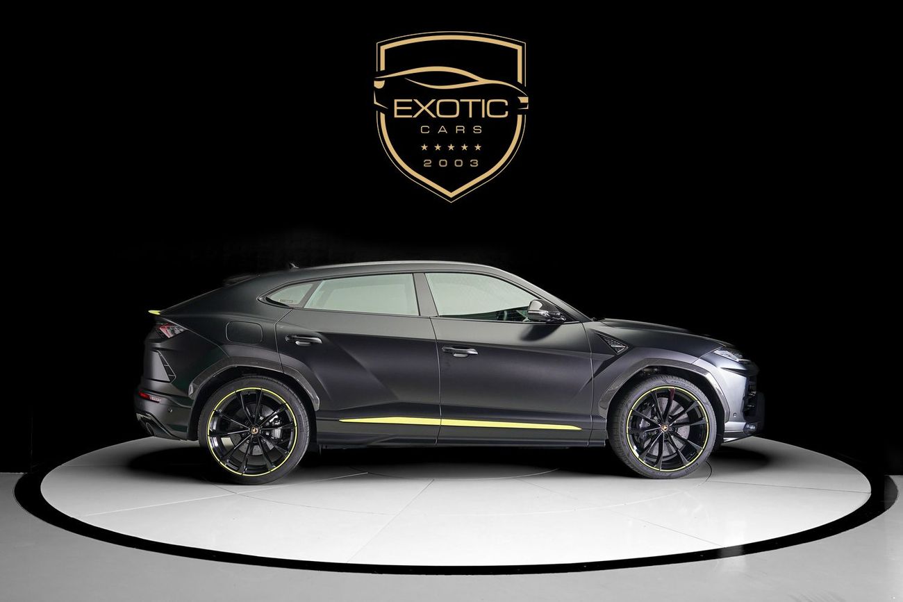 لامبورغيني اوروس Graphite Capsule