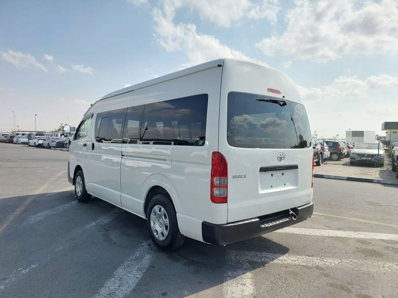 تويوتا هاياس TOYOTA HIACE VAN RHD 2015 MODEL 3.0 L DIESEL AUTOMATIC(PM15731)