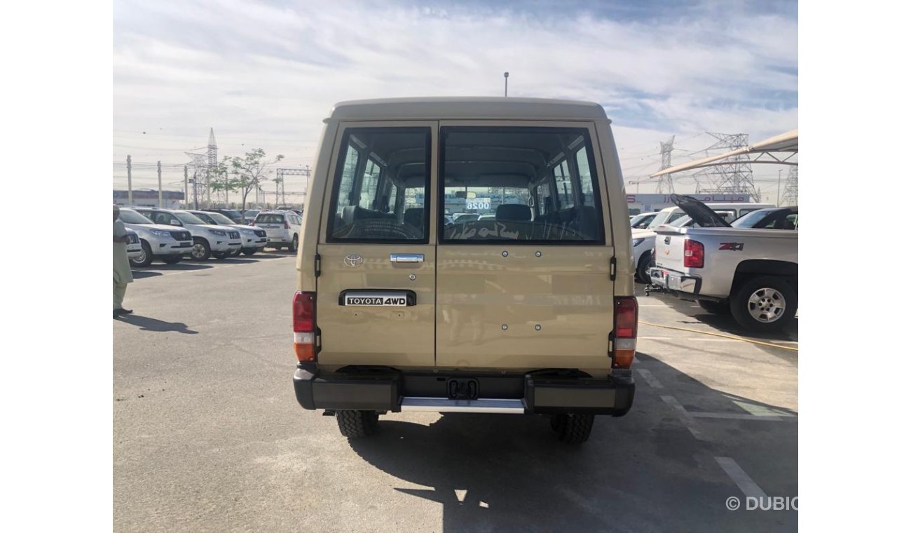 Toyota Land Cruiser Hard Top TOYOTA LAND CRUISER LC78 HARDTOP 4.2L DIESEL V6 MY 2023 BEIGE