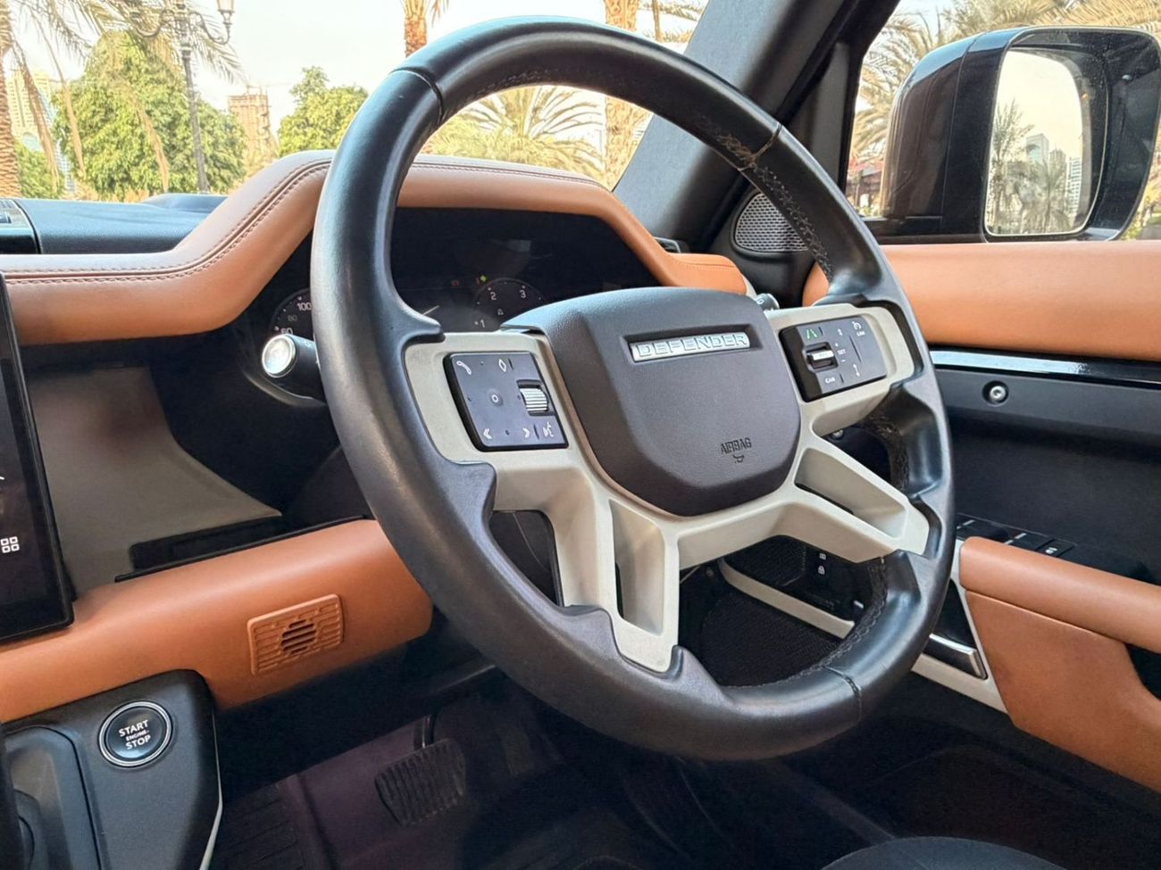 لاند روفر ديفندر diesel 3.0 liter ,right hand ,automatic