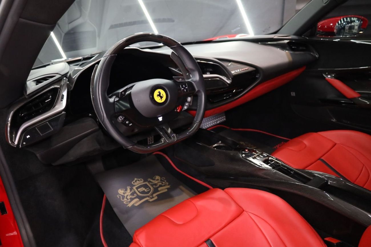 فيراري SF90 ستراديل Asseto Fiorano Package, Carbon Ext/Int, JBL Audio, Al Tayer Warranty + Service!!