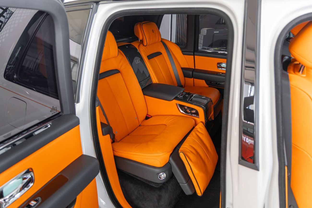 رولز رويس كولينان Rolls-Royce Cullinan Black Badge | Bespoke Orange Interior | Fully loaded | WARRANTY AVAILABLE PITST