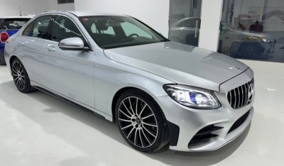 مرسيدس بنز C 300 لاكجري