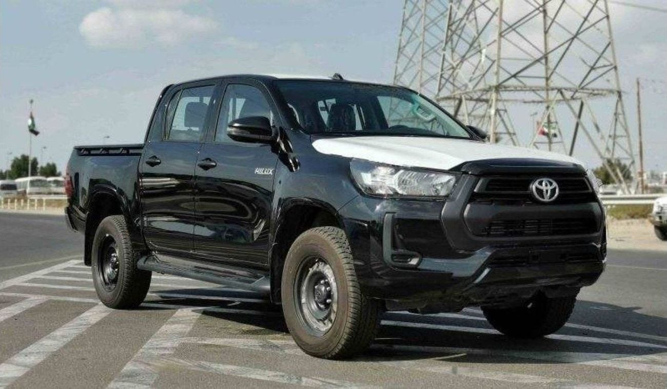 تويوتا هيلوكس GL HILUX 2.4L MED OPTION DIESEL