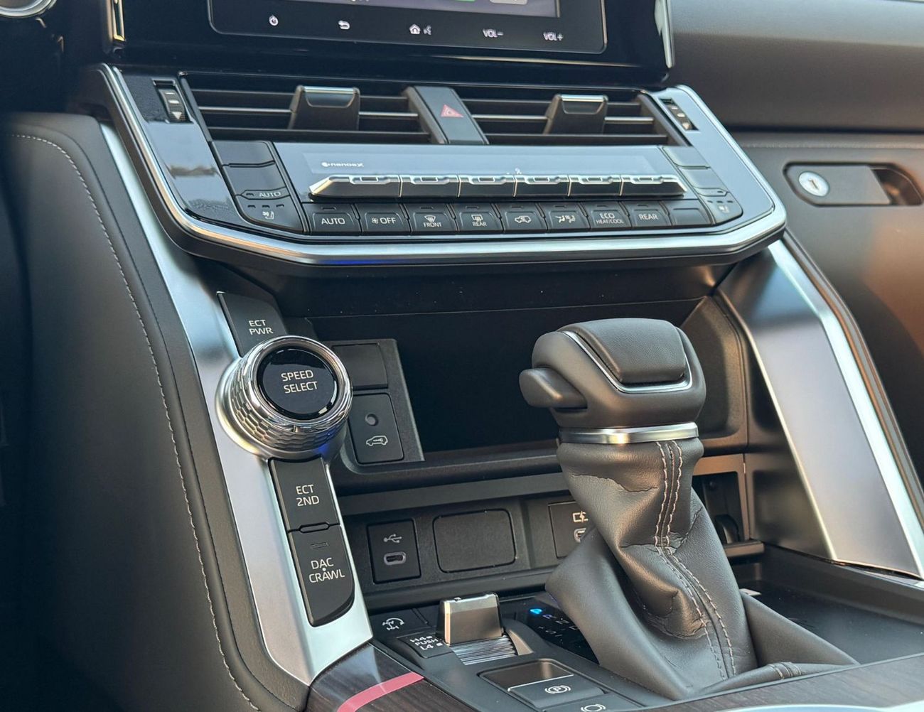 تويوتا لاند كروزر GXR / 4.0L FULL OPTION / DIGITAL METER / SUNROOF / CODE# GXR42H