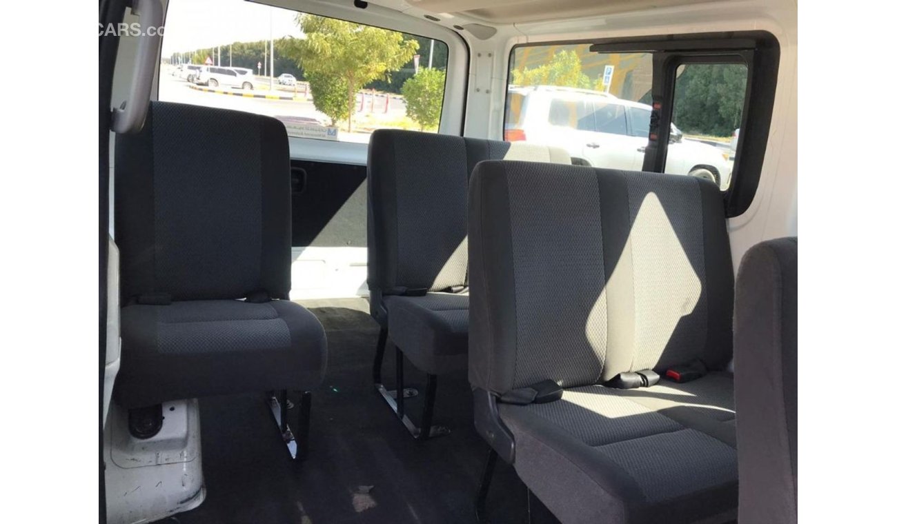 Nissan Urvan Nissan urvan 2015 gcc diesal 9 seat for sale