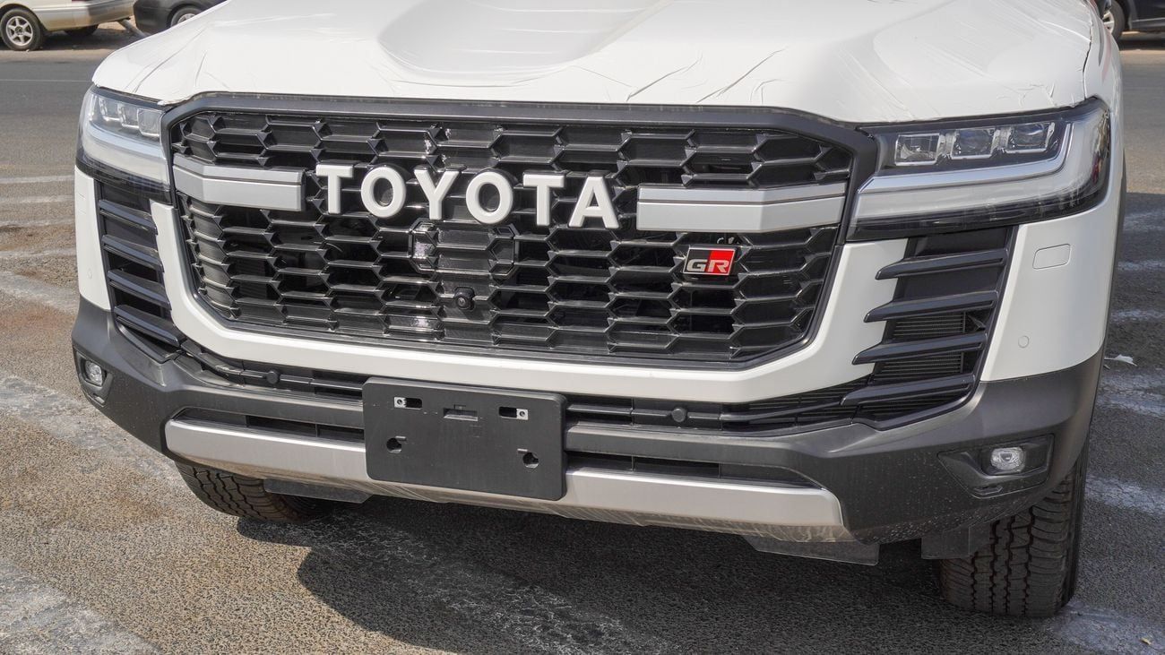 تويوتا لاند كروزر GR SPORT