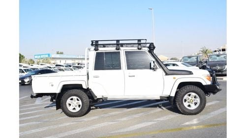 تويوتا لاند كروزر بيك آب مقصورة مزدوجة