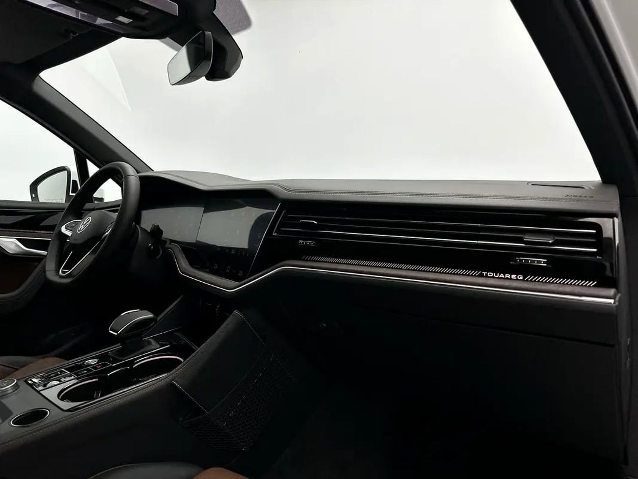 Volkswagen Touareg Elegance 2 3.0L Elegance with Tirano