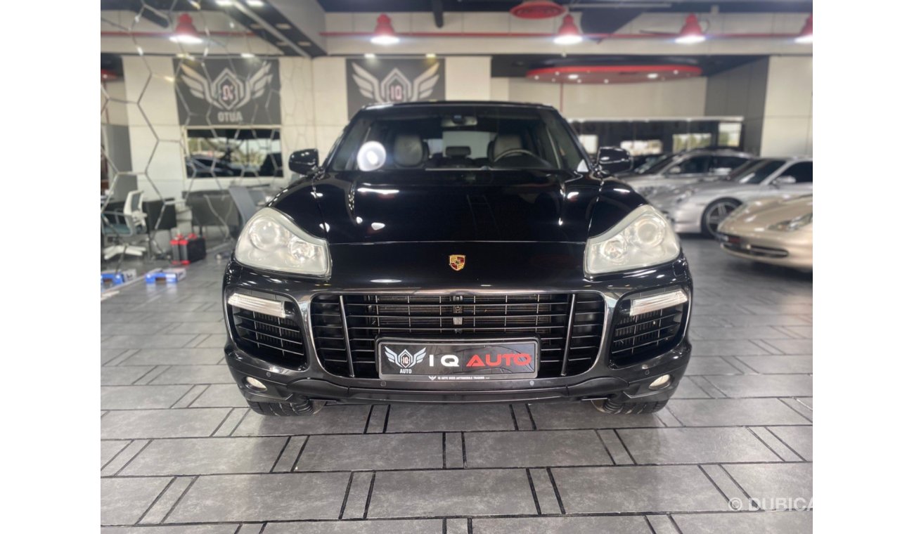 Porsche Cayenne Turbo TURBO 4.8L V8