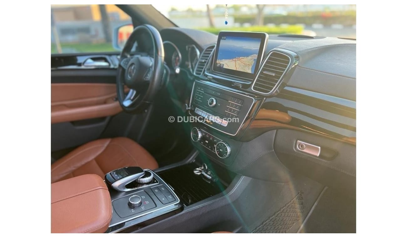 مرسيدس بنز GLE 400 AMG MERCEDES BENZ GLE400 2016 GCC 4MATIC FULL OPTIONS WITH ONE YEAR DEALER WARRANTY