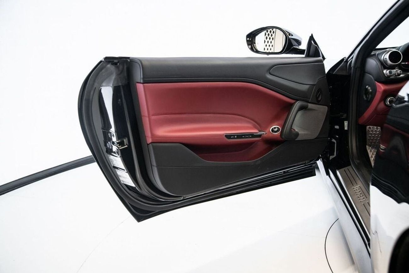 Ferrari GTC4 Lusso Ferrari GTC4lusso T V8