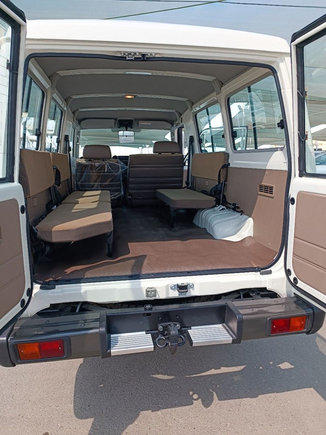 Toyota Land Cruiser 70 2024 Toyota Land Cruiser LC78 (3-Door) Hardtop VDJ 4.5L V8 Diesel M/T 4x4 Export Only