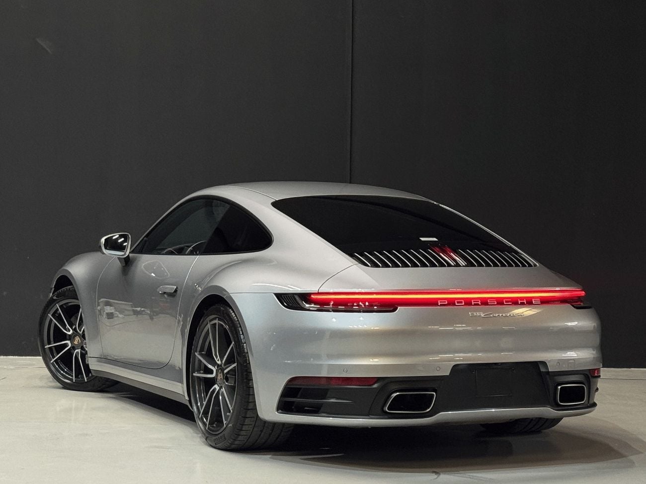 بورش 911 carrera 4