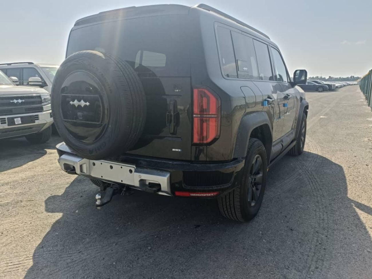 BYD Leopard 5 black-orange Long-Range Battery version