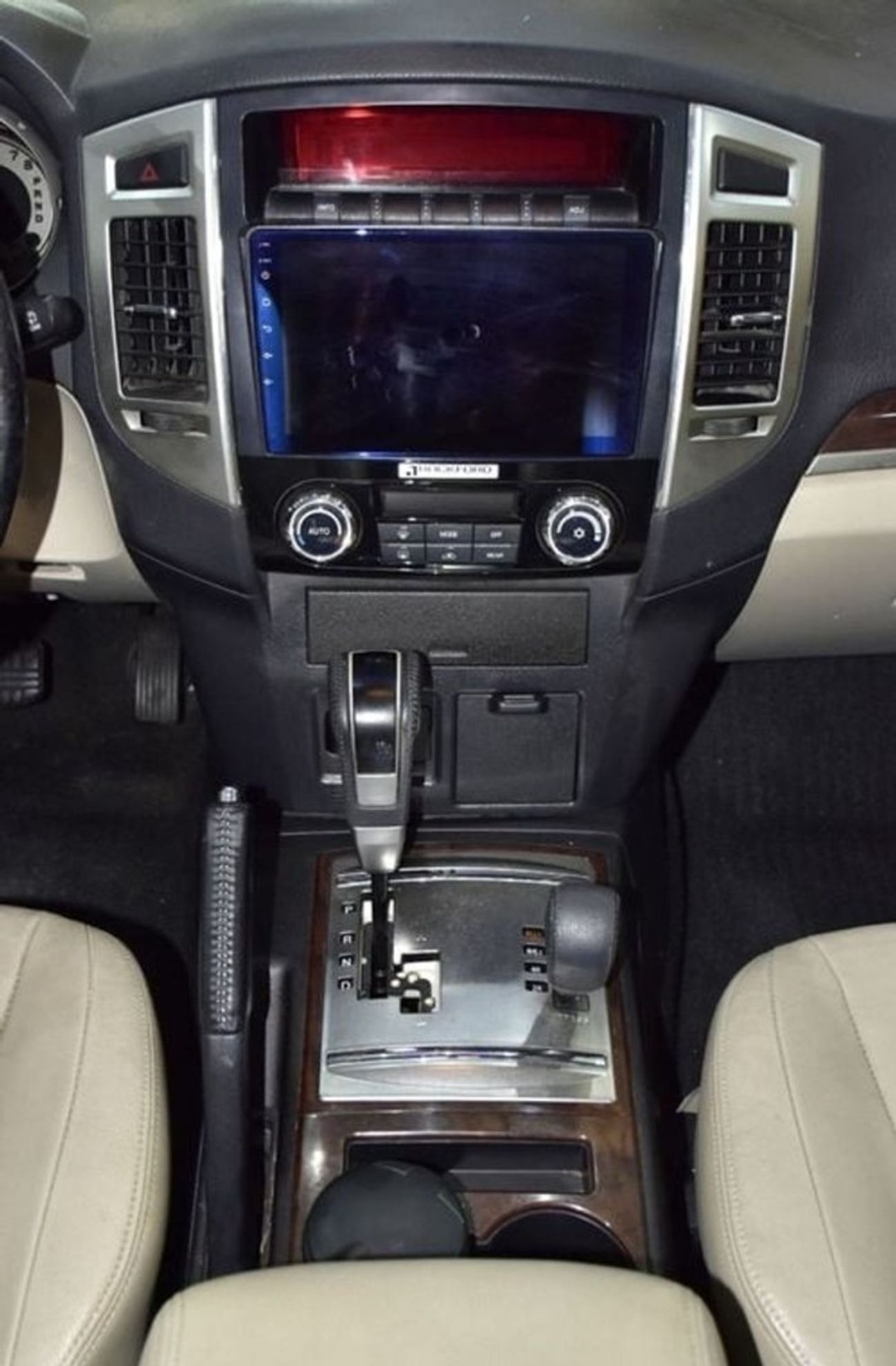 ميتسوبيشي باجيرو EXCELLENT DEAL for our Mitsubishi Pajero GLS ( 2016 Model ) in Gold Color GCC Specs