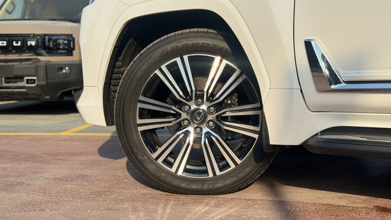 Lexus LX700h SIGNATURE WHITE ISNDE RED AUTOPARK MARK LEVINSONS SPEAKERS 7SEATER 22" ALLOY WHEELS REMOTE ENGINE STARTER