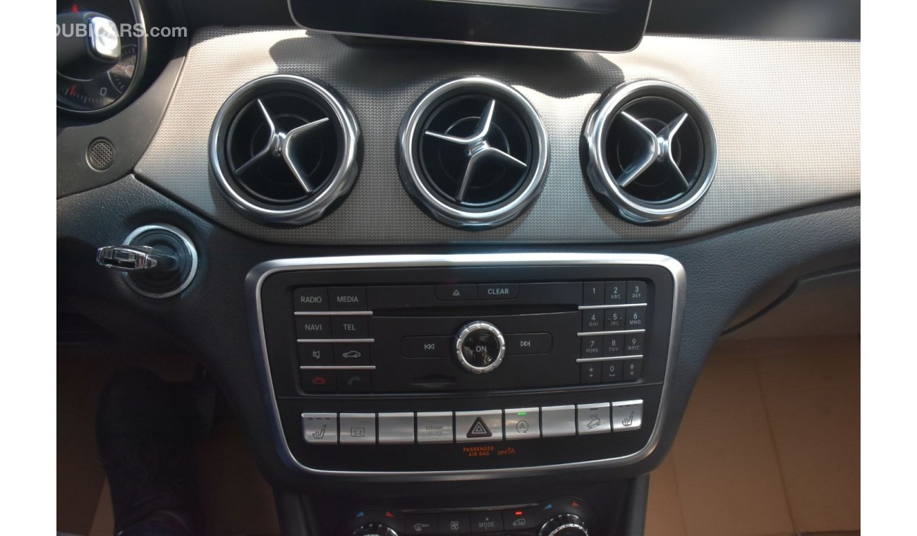 Mercedes-Benz GLA 250 MERCEDES GLA 250 WHITE / 2018