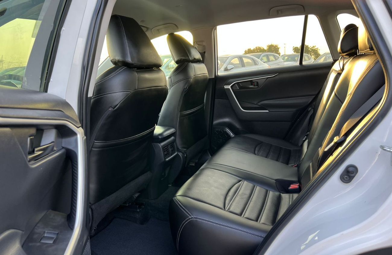 تويوتا راف ٤ 2024 Toyota RAV4 MidOption- 2.5L V4- Rear Camera -Leather Seat -